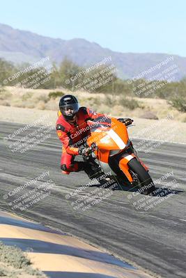 media/Dec-04-2025-Racers Edge (Thu) [[5ebc9f124d]]/3-B Group/3-Session 2 (Turn 7 Inside)/